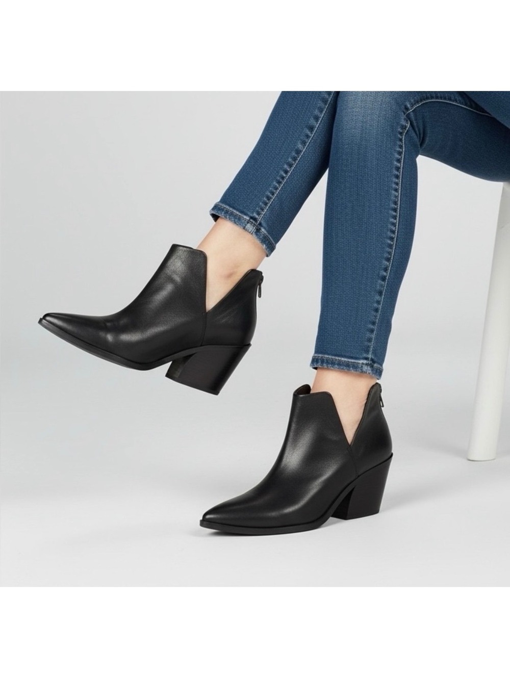 Vince V-Gigietta Black Leather Ankle Booties Size 8.5